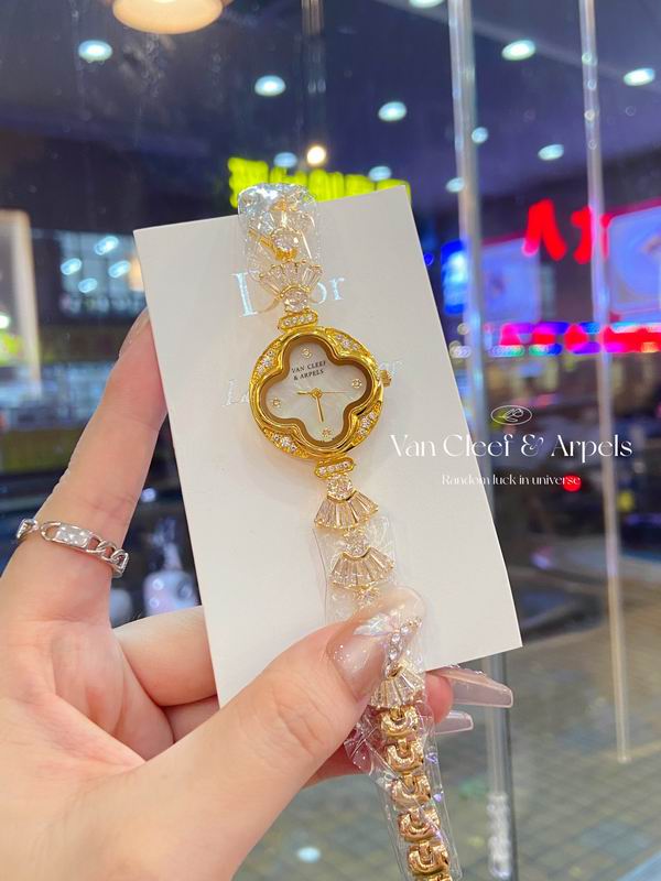 Van Cleef Arpels watch 62 (6)