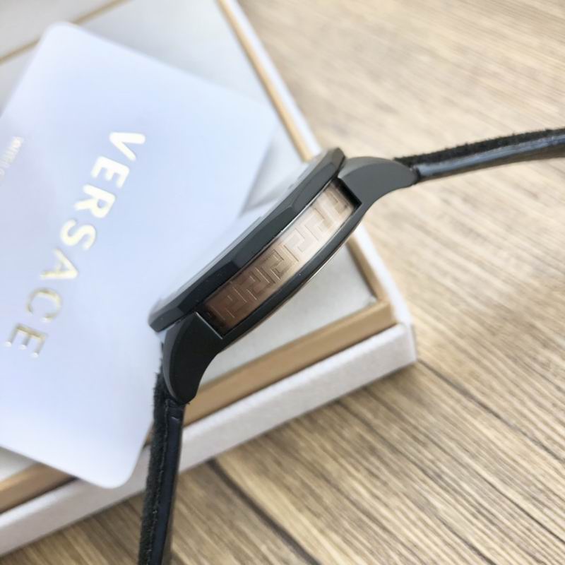 Versace 43mm 23 (3)