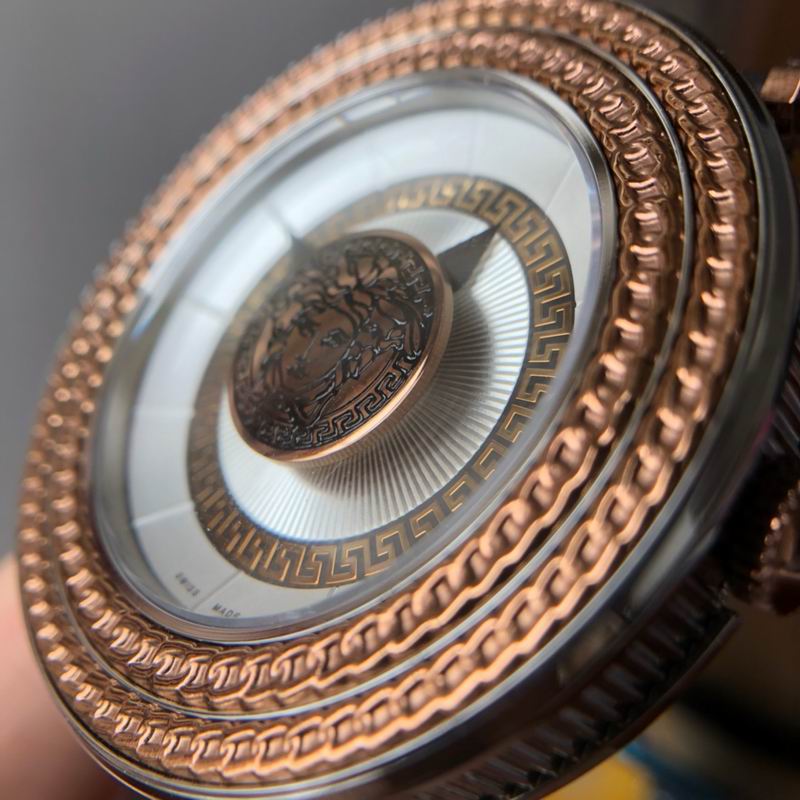 Versace 44mm 28 (1)