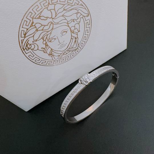 Versace bracelet 11lyh139 (4)