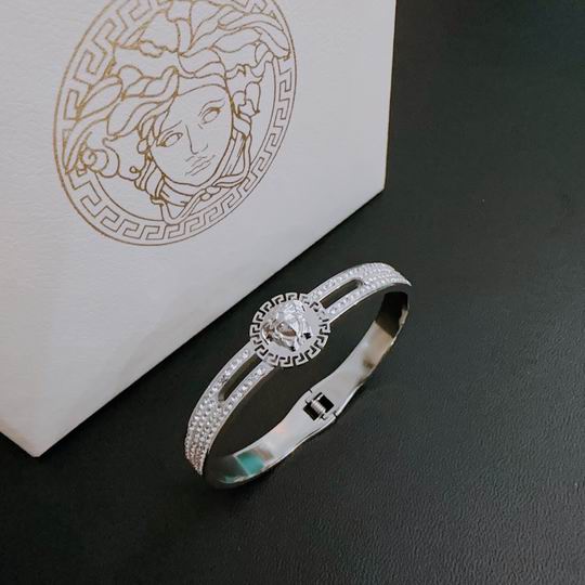 Versace bracelet 11lyh143 (1)