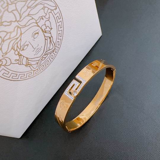 Versace bracelet 11lyh209 (4)