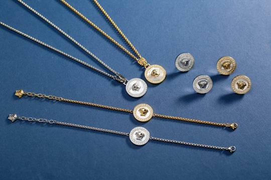 Versace suits 11lyh12 (3)