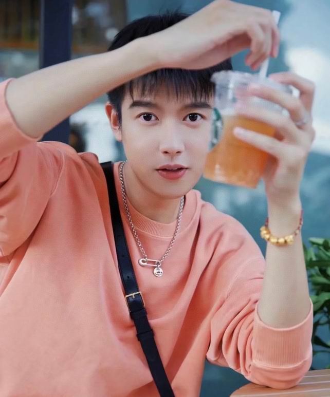 Vivienne Westwood necklace 11lyh05 (7)