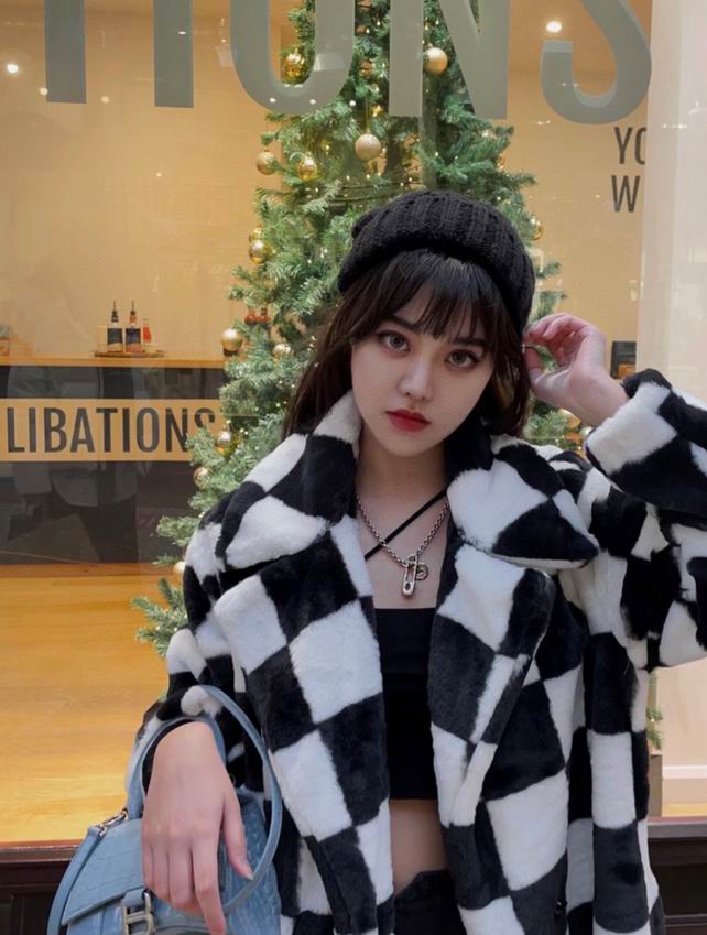 Vivienne Westwood necklace 11lyh05 (9)