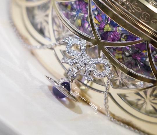 Vivienne Westwood necklace 11lyh14 (2)