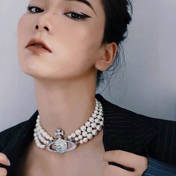 Vivienne Westwood necklace 11lyh19 (1)