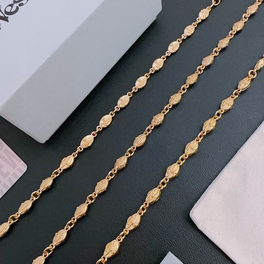 Vivienne Westwood necklace 11lyh23 (6)