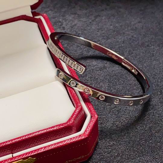 Cartier bracelet 12lyh219 (2)