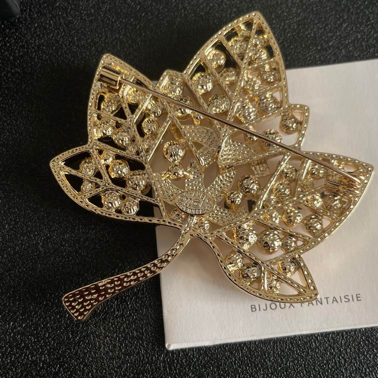 Chanel Brooch 12lyh17 (3)