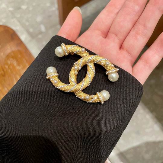 Chanel Brooch 12lyh24 (4)