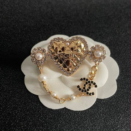Chanel Brooch 12lyh35 (3)