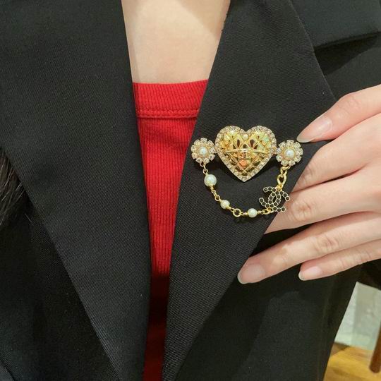 Chanel Brooch 12lyh35 (4)