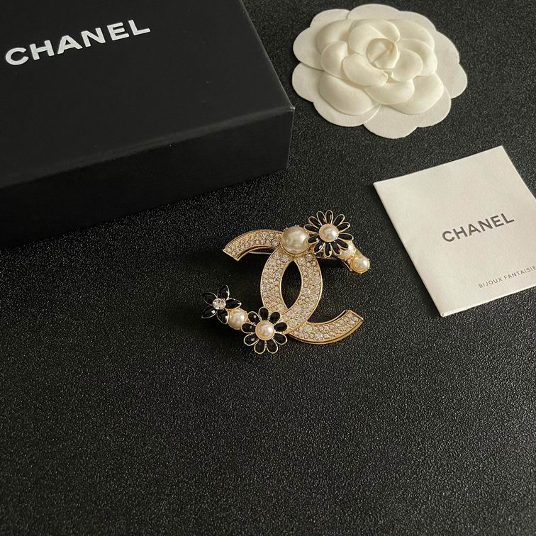 Chanel Brooch 12lyh37 (1)