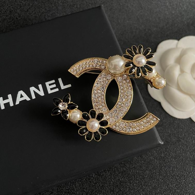 Chanel Brooch 12lyh37 (5)