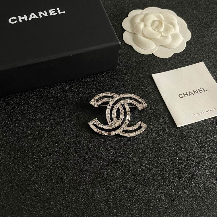 Chanel Brooch 12lyh38 (1)