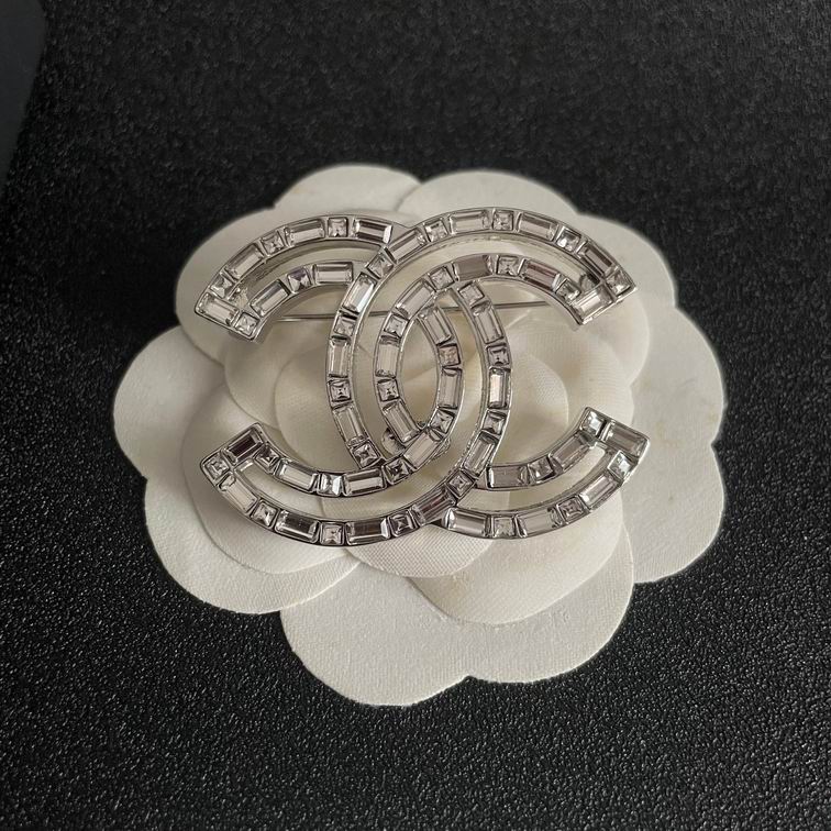Chanel Brooch 12lyh38 (3)
