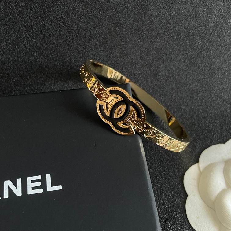 Chanel bracelet 12lyh01 (6)