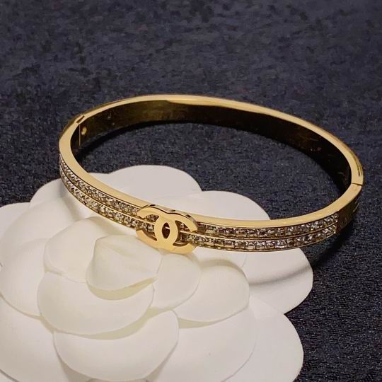Chanel bracelet 12lyh25 (1)