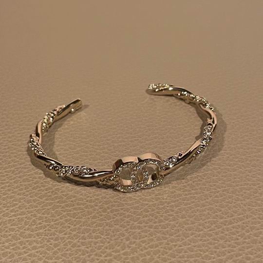 Chanel bracelet 12lyh37 (4)