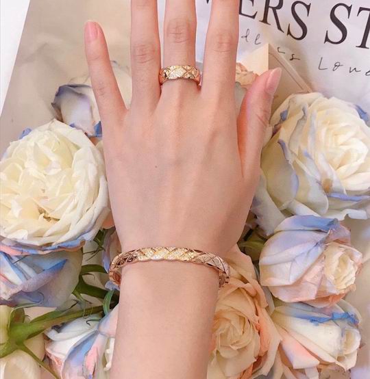 Chanel bracelet 12lyh41 (6)