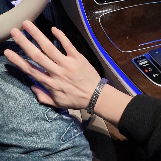 LV Bracelet 11lyh834 (5)