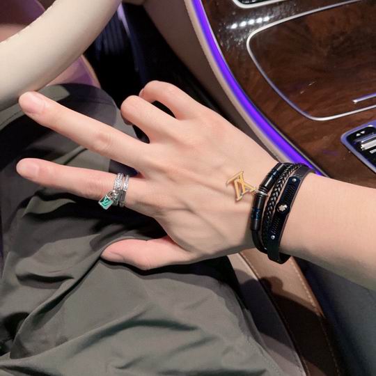 LV Bracelet 11lyh835 (4)