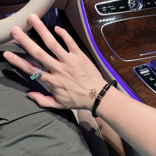 LV Bracelet 11lyh836 (3)