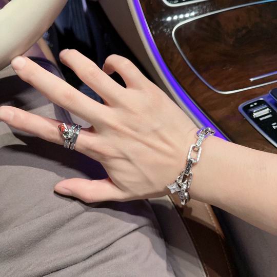 LV Bracelet 11lyh855 (4)