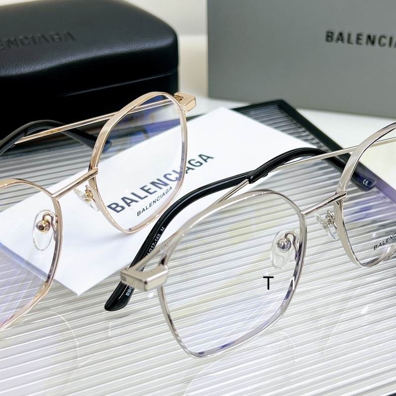 Balenciaga 1010 a04