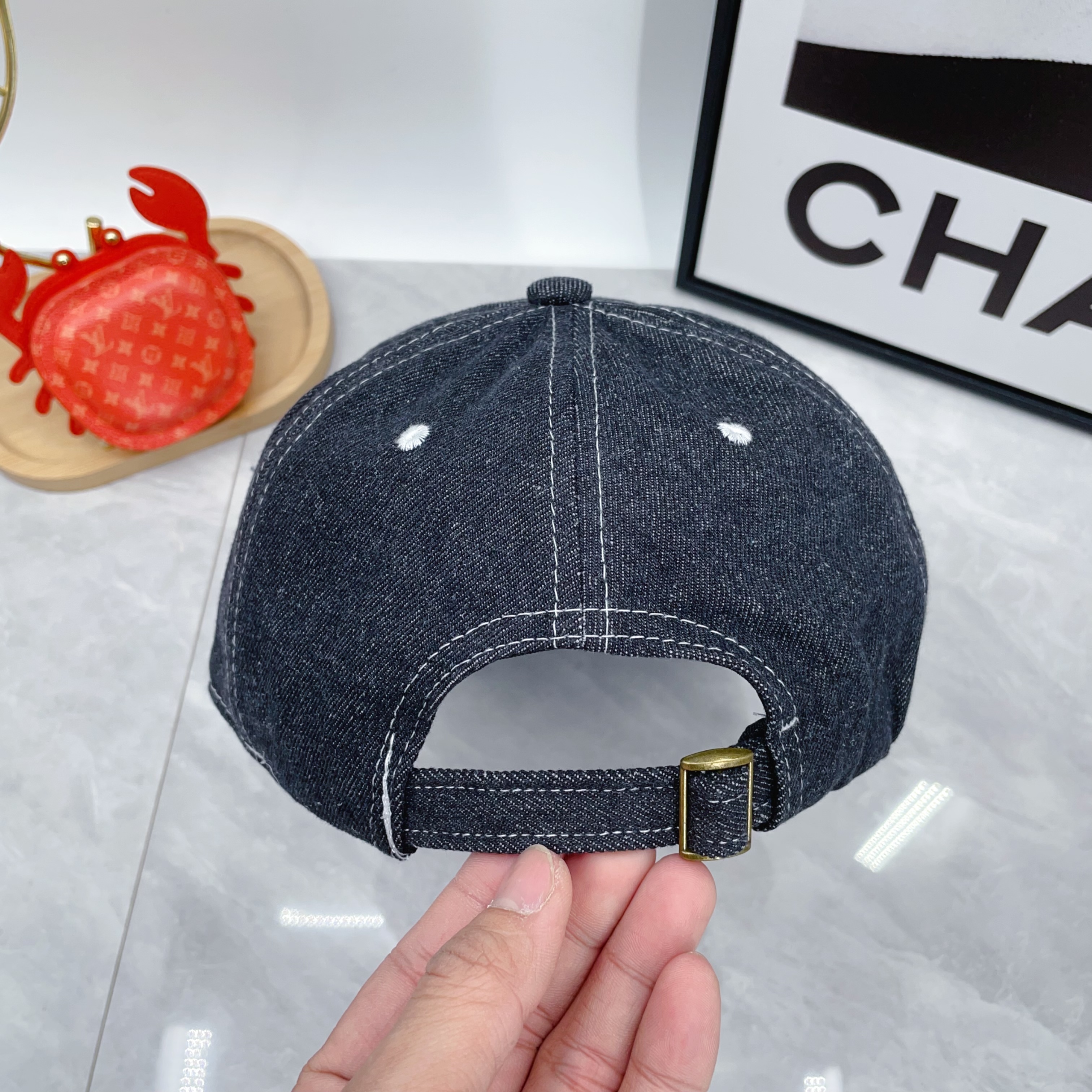 Chanel cap dx (3)