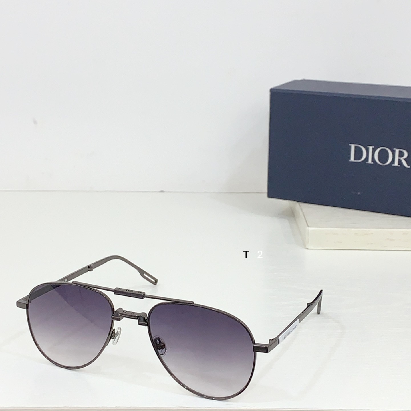 Dior  90AIU 56 19-145 b02