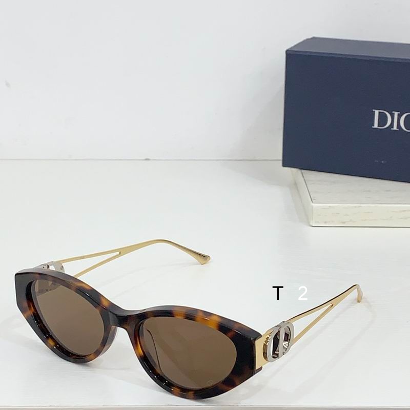 Dior Montaigne  51 18-135 b01