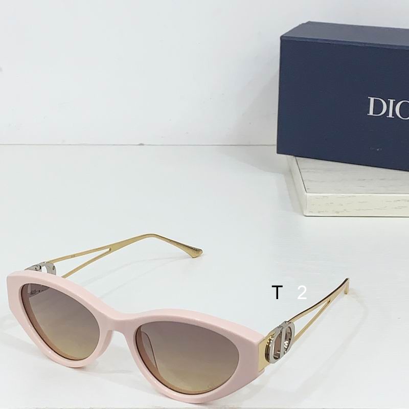 Dior Montaigne  51 18-135 b02