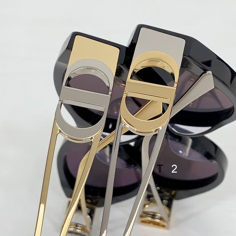 Dior Montaigne  51 18-135 b08