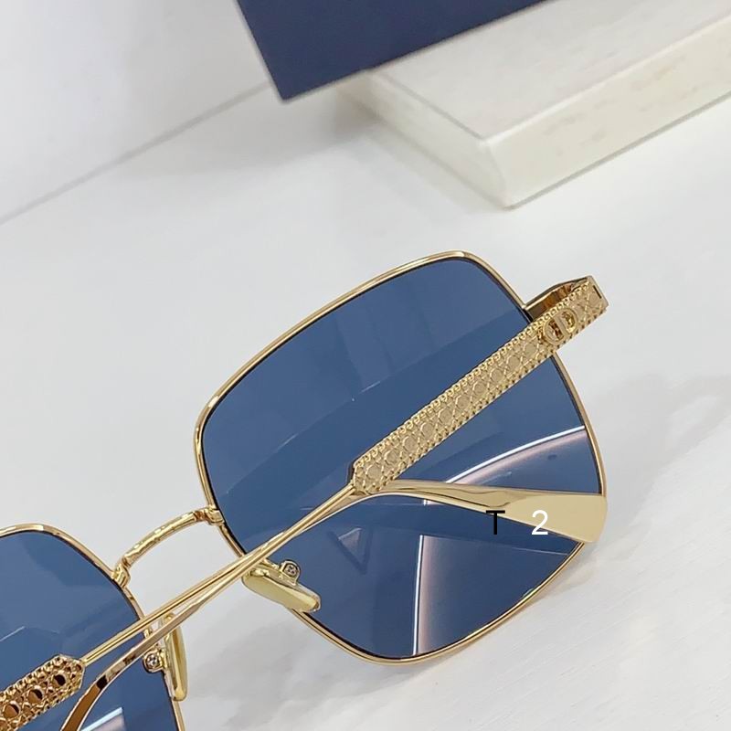 Dior S1U 59 18-140 b08