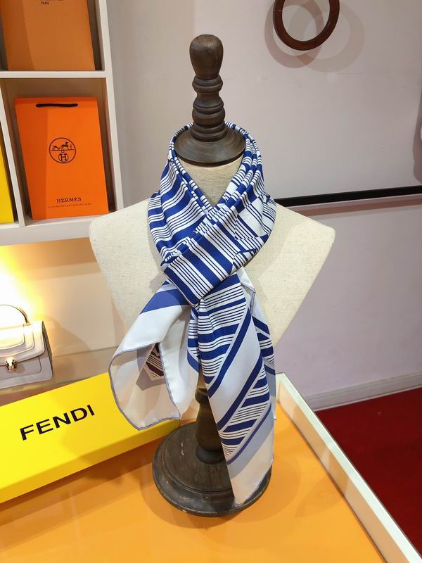 Fendi silk scarf 90X90cm E40 (1)