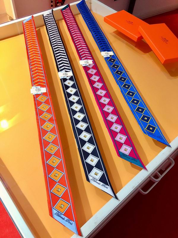 Hermes silk ribbon 5X86cm E32 (1)