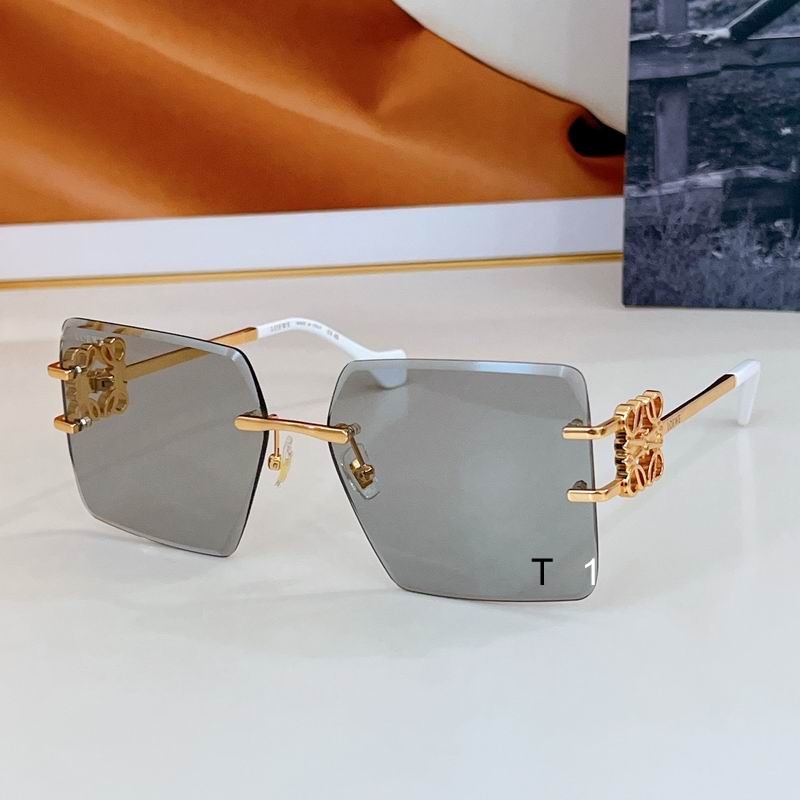 LOEWE  HW2057 62 16-135 a04