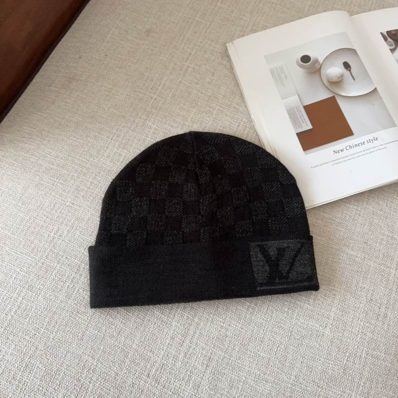 LV hat (220)