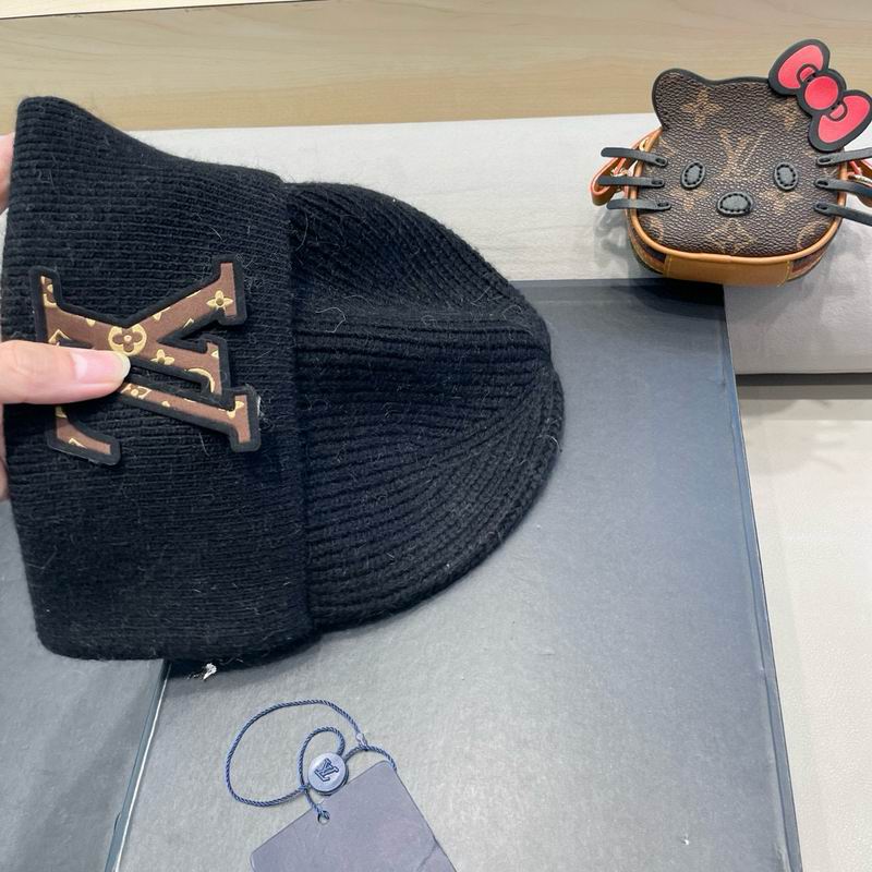 LV hat (270)