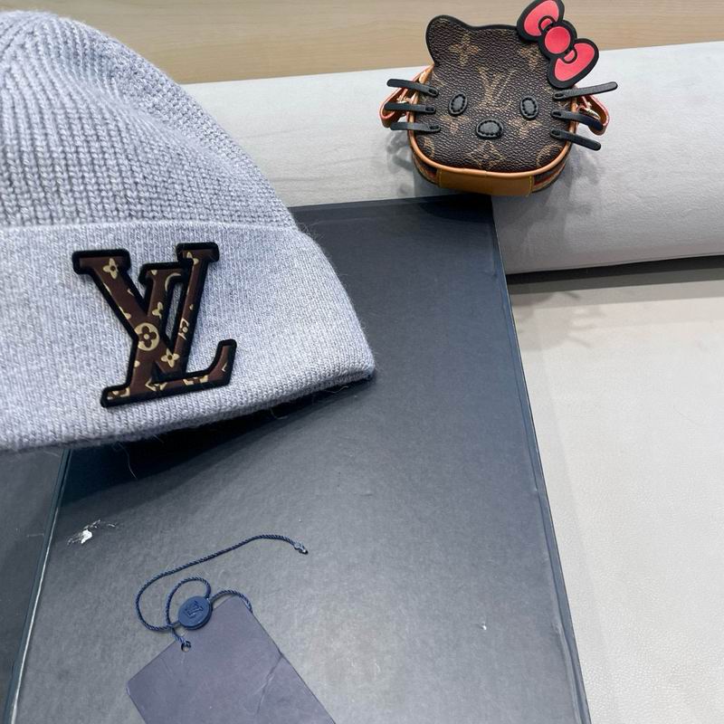 LV hat (281)