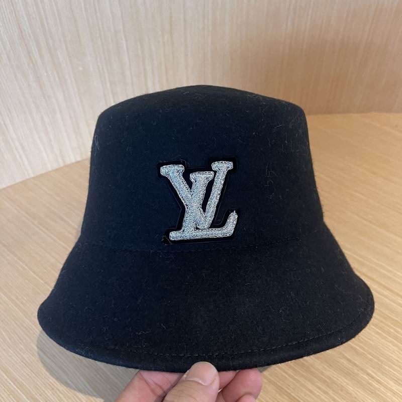 LV hat (40)