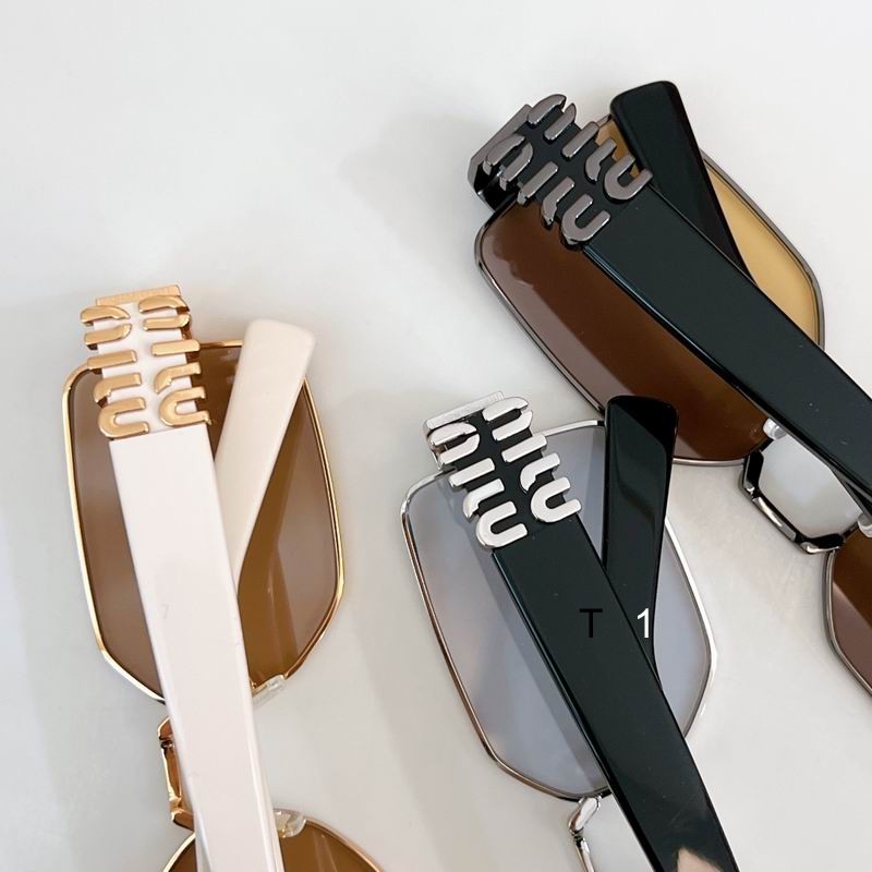 MiuMiu 115AV 57 19-140 a08