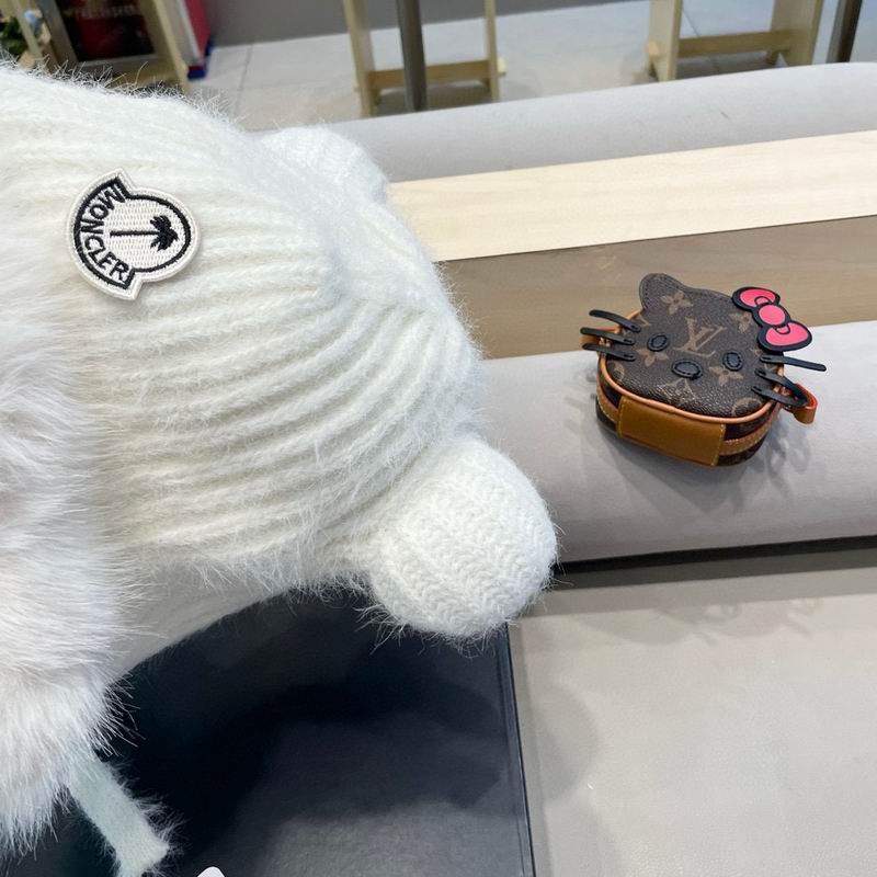 Moncler Hat (241)