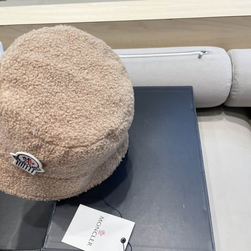 Moncler hat (100)
