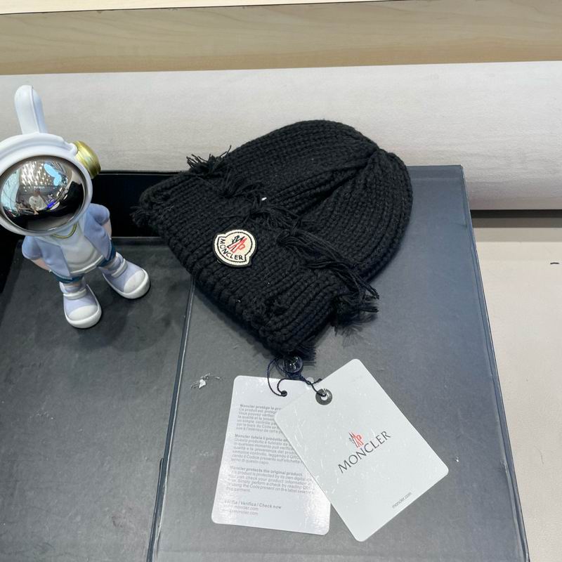 Moncler hat (150)