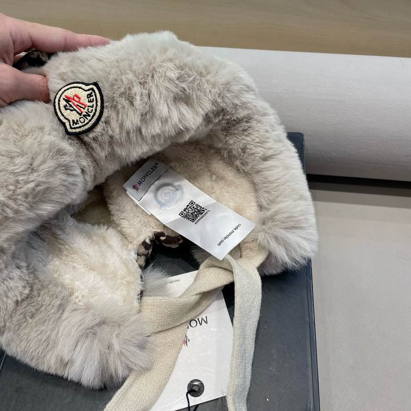 Moncler hat (156)