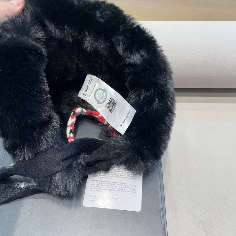 Moncler hat (165)
