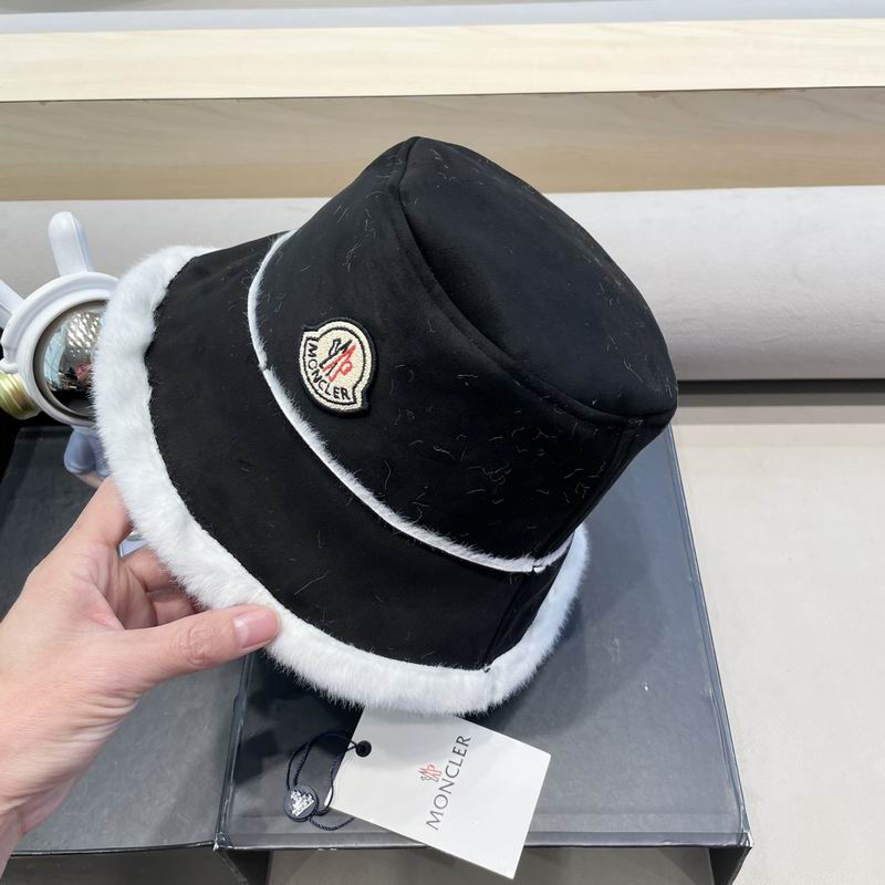 Moncler hat (2)